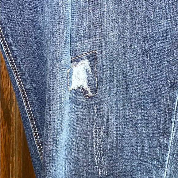 Denim Capris - Picture 4 of 5